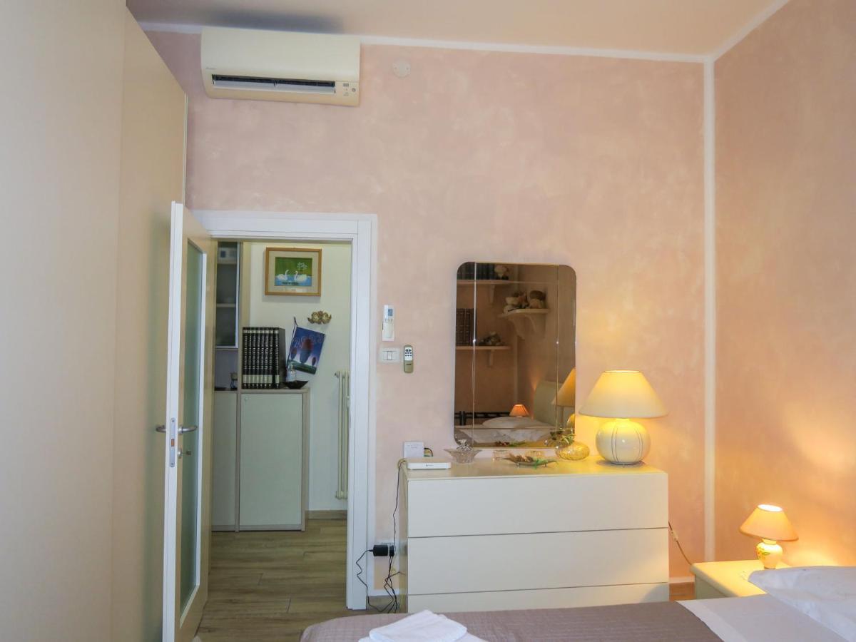 Apartment Le Due Madonne By Interhome Bologna Bagian luar foto